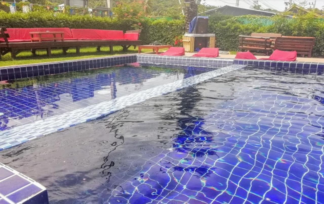 האד רין Wet! A Pool Party Hostel By Wild & Wandering מראה חיצוני תמונה