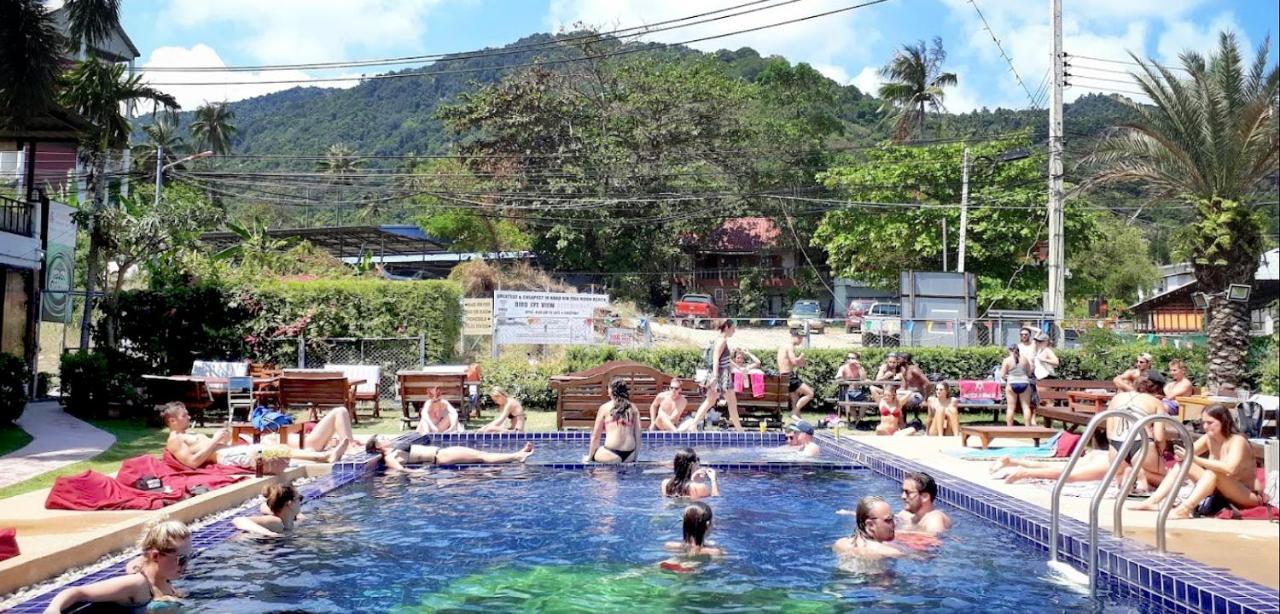 האד רין Wet! A Pool Party Hostel By Wild & Wandering מראה חיצוני תמונה